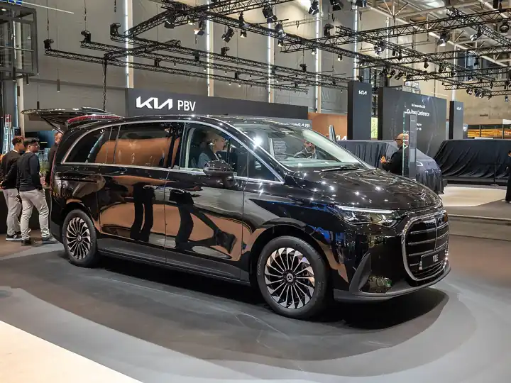 Black Mercedes-Benz VLE 300 on display at IAA 2026 in Hanover