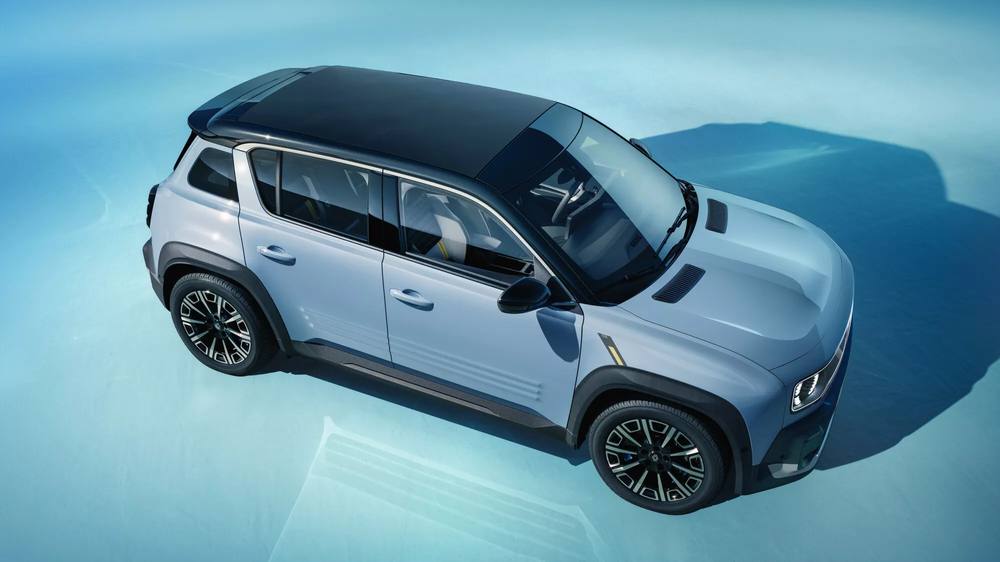 Renault 4 E-Tech electric bleu cu plafon negru, văzut de sus