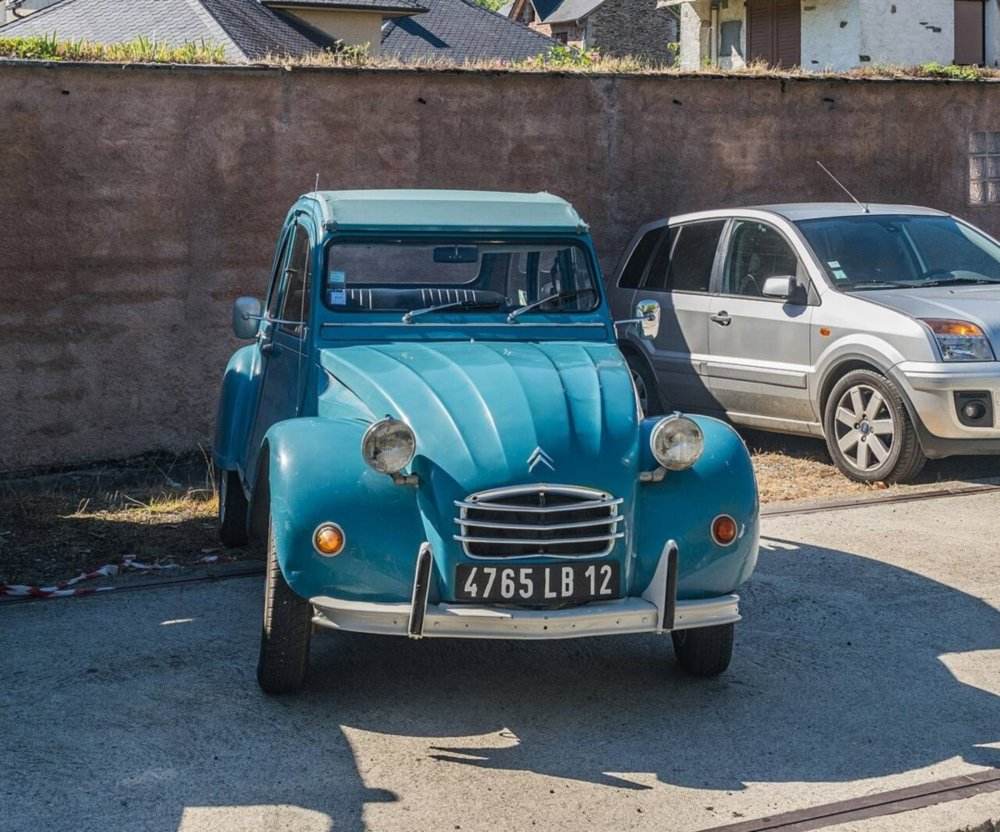 Classic Citroën 2CV, the car that inspired the new electric concept