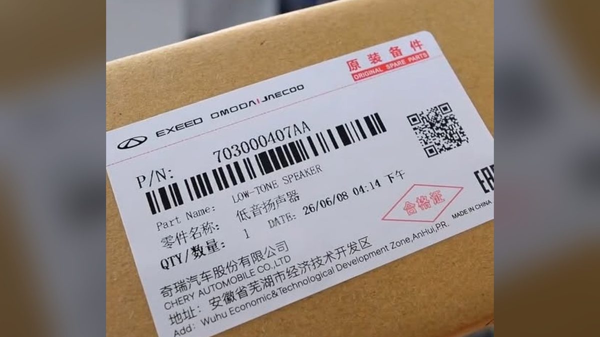 Etichetă „Original Spare Parts” Chery pe o cutie de piese LEPAS: P/N 703000407AA, „Low-tone speaker”, Chery Automobile Co., Ltd., Wuhu